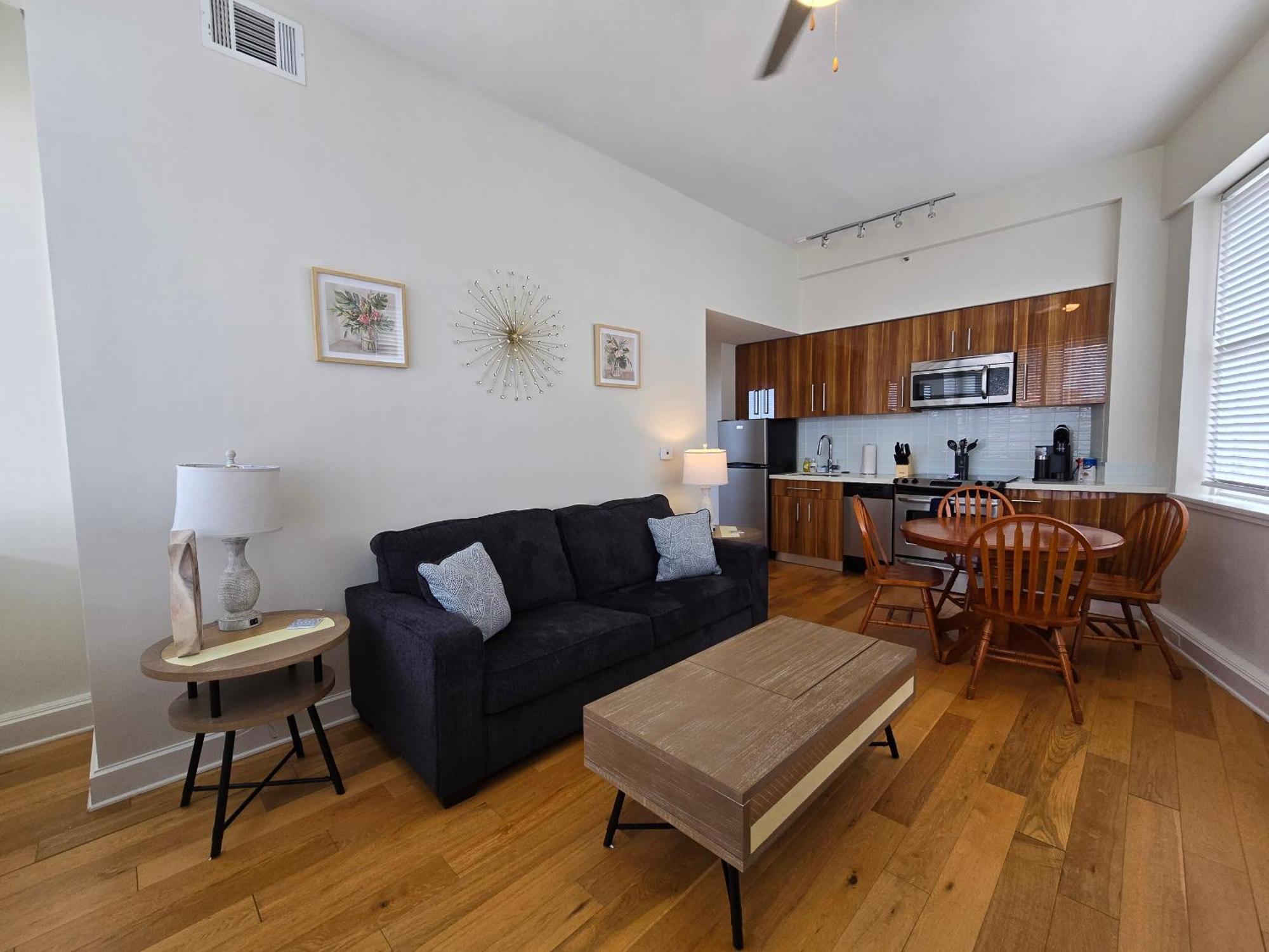 Amazing Condos Beautiful View 2 Blocks To French Quarter, Small Rooftop Pool, Gym, Seanger Theater, Super Dome, And Bourbon St New Orleans Room photo