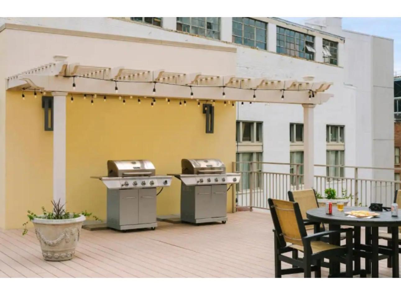 Amazing Condos Beautiful View 2 Blocks To French Quarter, Small Rooftop Pool, Gym, Seanger Theater, Super Dome, And Bourbon St New Orleans Exterior photo