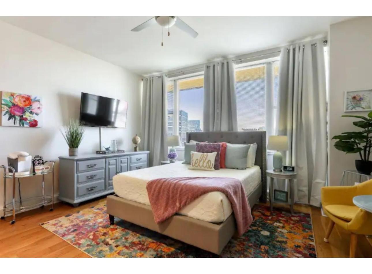 Amazing Condos Beautiful View 2 Blocks To French Quarter, Small Rooftop Pool, Gym, Seanger Theater, Super Dome, And Bourbon St New Orleans Room photo